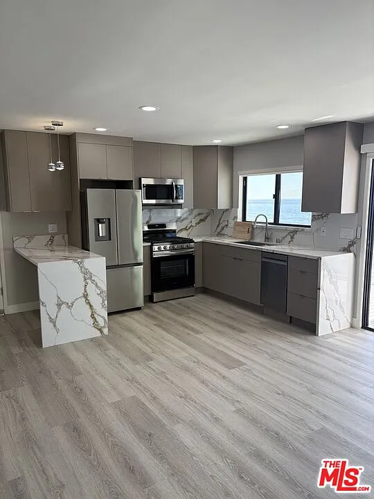 2 bed, 1.0 bath, $9,950 — Photo 3