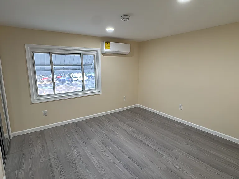 338 E Main St — Photo 21