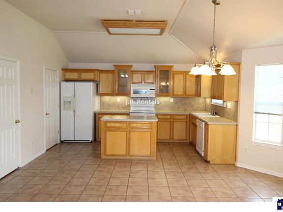 4th image of 3001 Jasmine Ln