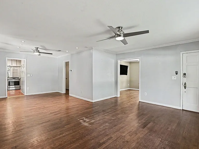 4012 W 6th St — Photo 9