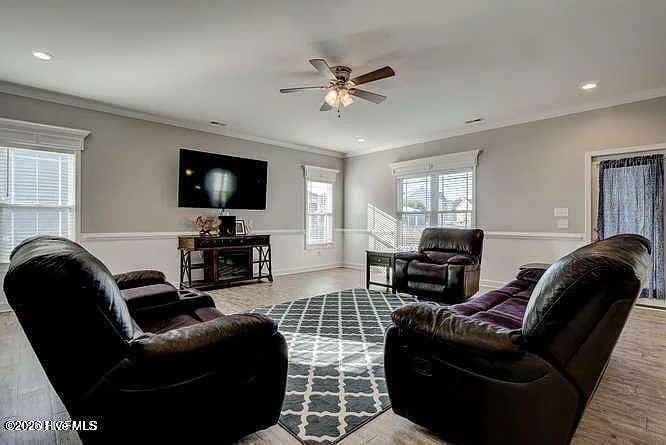 120 Camelot Dr — Photo 8