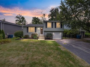 1540 Sundance Trl, Lake View, NY 14085