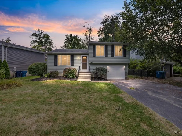 1540 Sundance Trl, Lake View, NY 14085