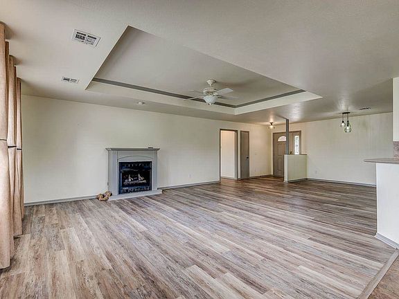 5th image of 723 N Wedgewood Dr