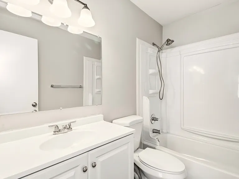 2462 E Willamette Ave — Photo 17