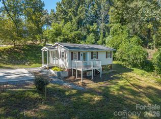 49 E Livingston St, Tryon, NC 28782