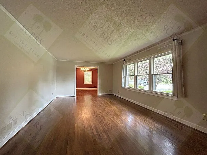 1003 Asbury Dr — Photo 2
