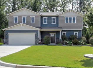 112 Grandfather Ct, Holly Springs, NC 27540