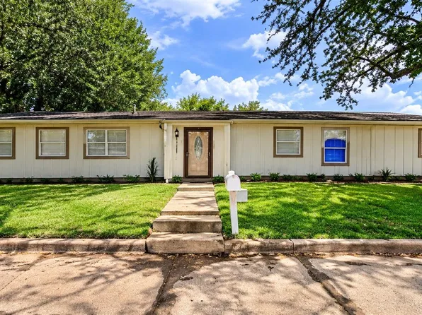 217 S 17th St, West Columbia, TX 77486