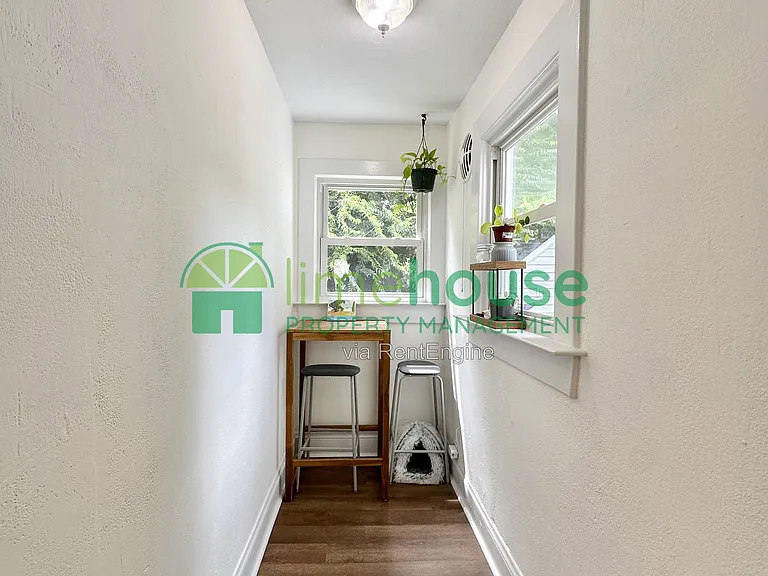 2835 Somme Ave — Photo 6