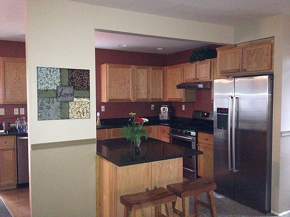 3rd image of 5781 Gateway Ln NE