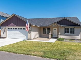 2162 NE 6th St, Redmond, OR 97756