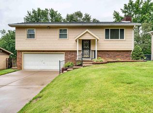 5601 W Haven Dr, Evansville, IN 47720