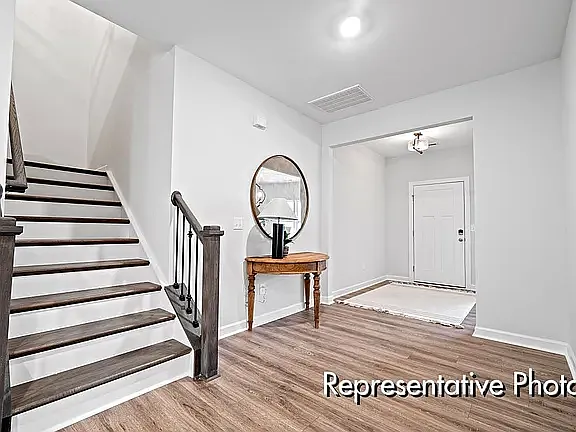 1303 Arena Ln — Photo 2