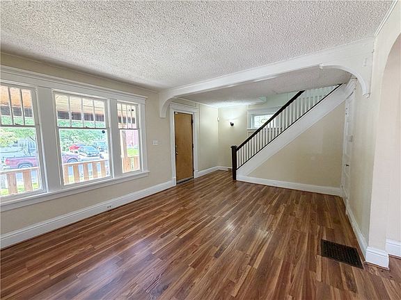 3rd image of 14 Midway Ave