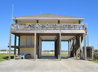 2611 Palm Dr, Crystal Beach, TX 77650