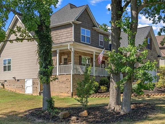 3rd image of 142 Northcrest Dr