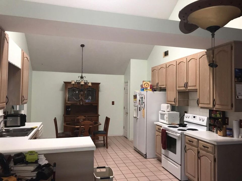 2nd image of 2300 Arrow Ct