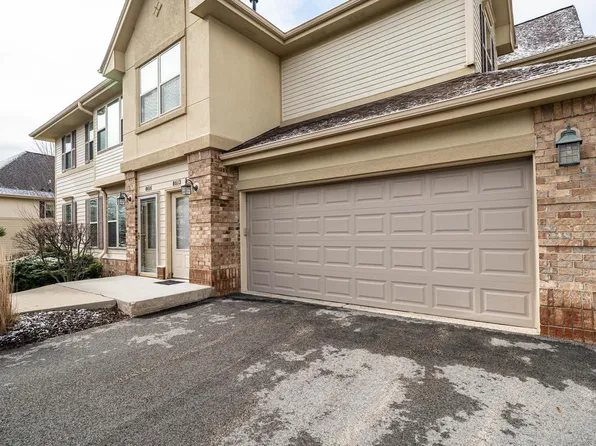 8613 South Deerwood LANE, Franklin, WI 53132