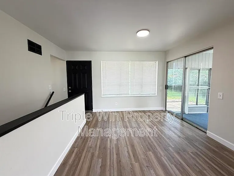 2257 Luxmore Dr — Photo 10