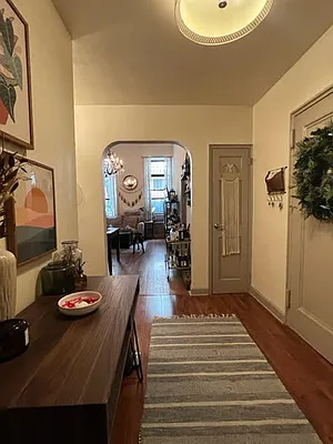 Rented by Compass | media 10