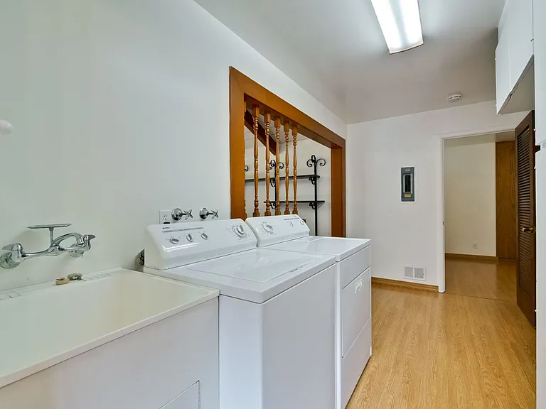 130 S Avalon Dr — Photo 29