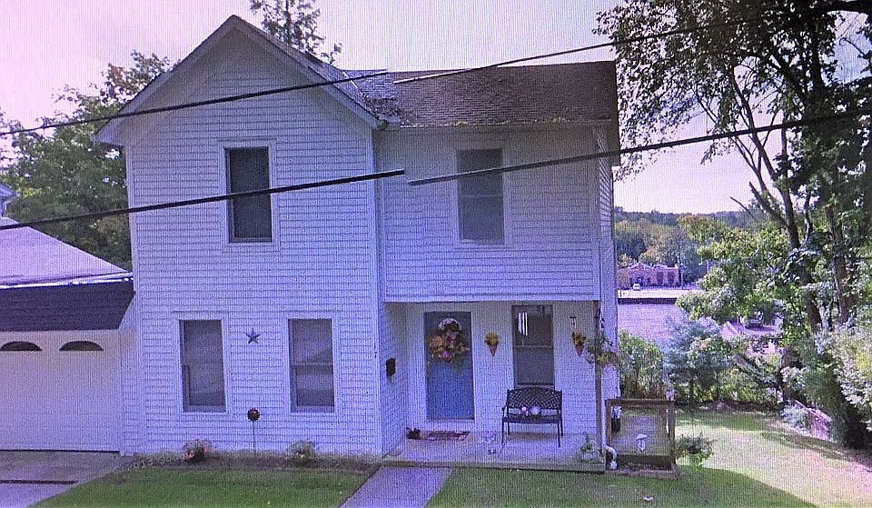 1st image of 17 W Cottage St