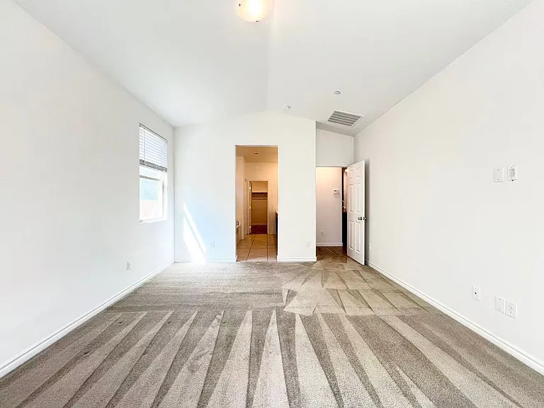 925 Bayberry Ridge St — Photo 7