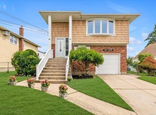 880 Polk Ave, Franklin Square, NY 11010
