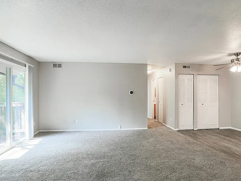 Brandywine Crossing Apartments — Photo 8