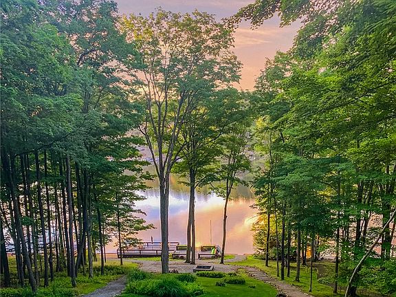 4th image of 1697 Peninsula Dr