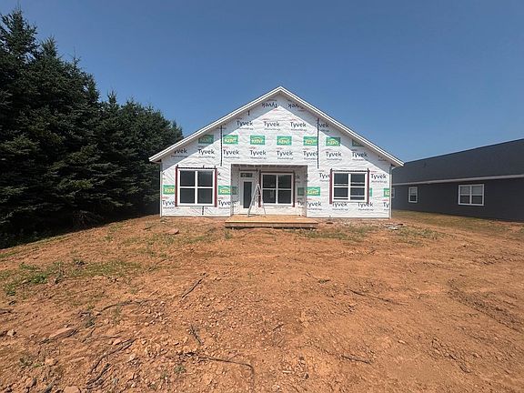 4th image of 14 Norman Dr E