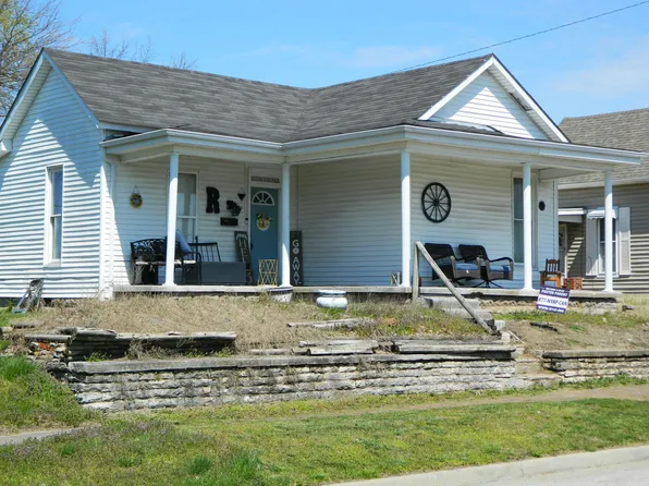 611 E 4th St, Seymour, IN 47274