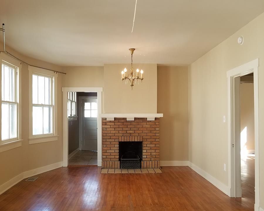 1st image of 934 Picheloup Pl