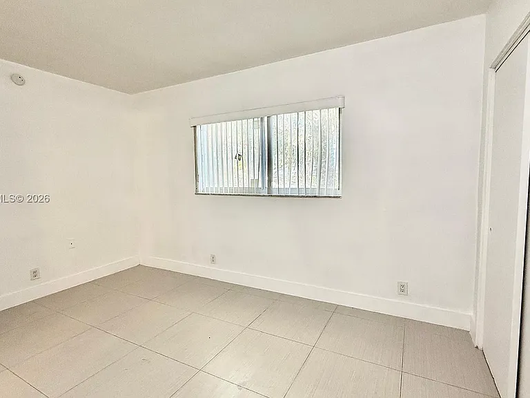 42 SW 14th St #103 — Photo 16