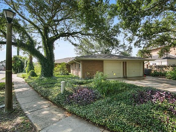 2nd image of 16 Park Island Dr