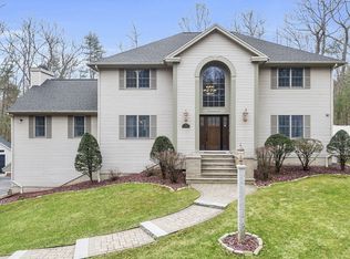 40 Village Woods Rd, Haverhill, MA 01832