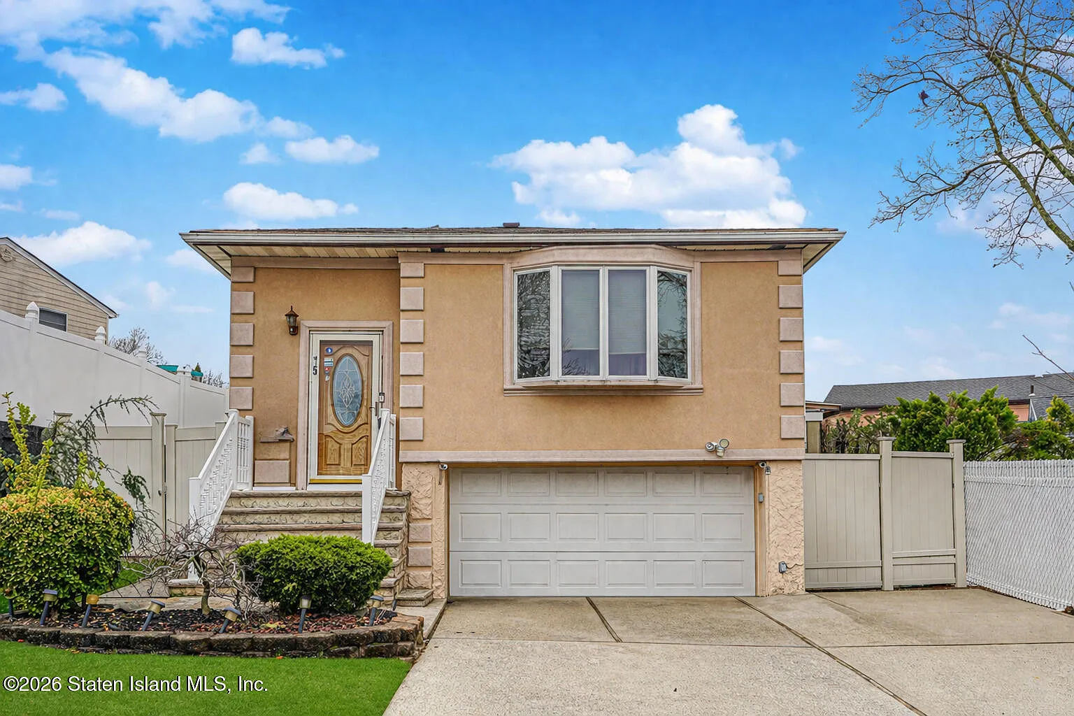 15 Bovanizer St photo 1