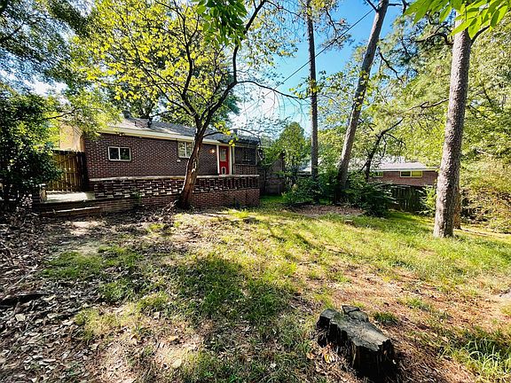 3rd image of 54 Broadmoor Dr