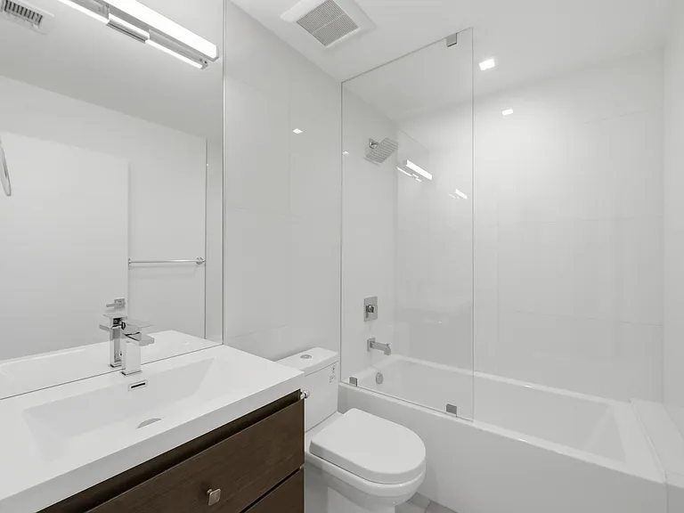 714 NE 14th Ave #102 — Photo 15