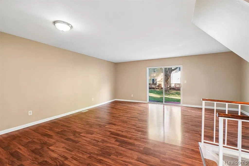 2 bed, 2.5 bath, 1320 sqft, $1,850 — Photo 3