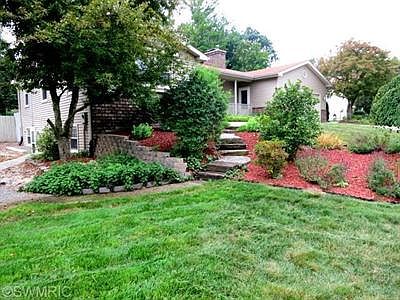 2nd image of 3168 Brockwood Dr NE
