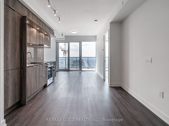 4th image of 448 Burnhamthorpe Rd W #3401