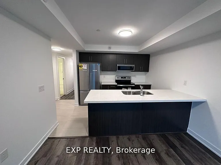 165 Veterans Dr #6 — Photo 4