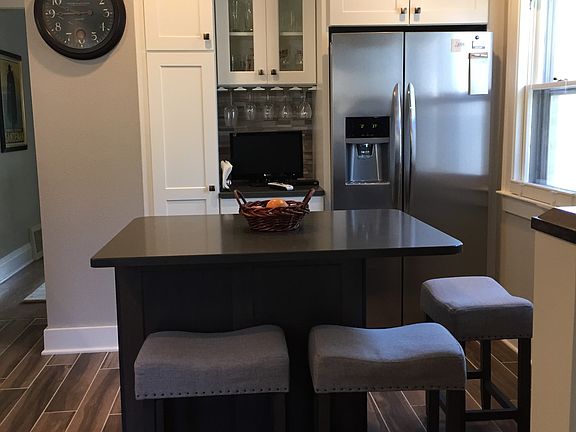 Kitchen island