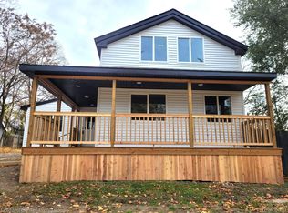 515 S Michigan Ave, Howell, MI 48843