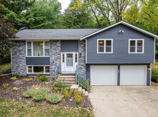718 Iroquois Ct, Baraboo, WI 53913