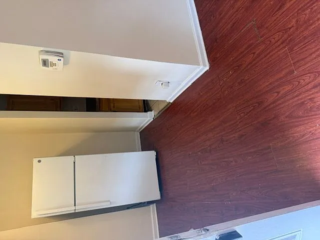 5607 The Alameda — Photo 10