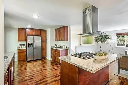 4 bed, 2240 sqft, $950 — Photo 4
