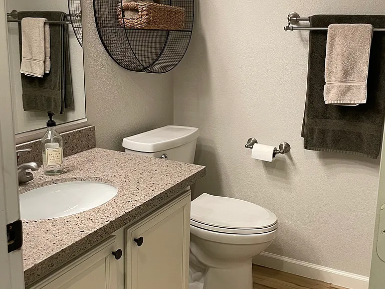 454 W Midland Ln — Photo 27